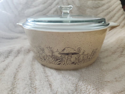 Pyrex Forest Fancies Mushroom Bowl with Glass Lid